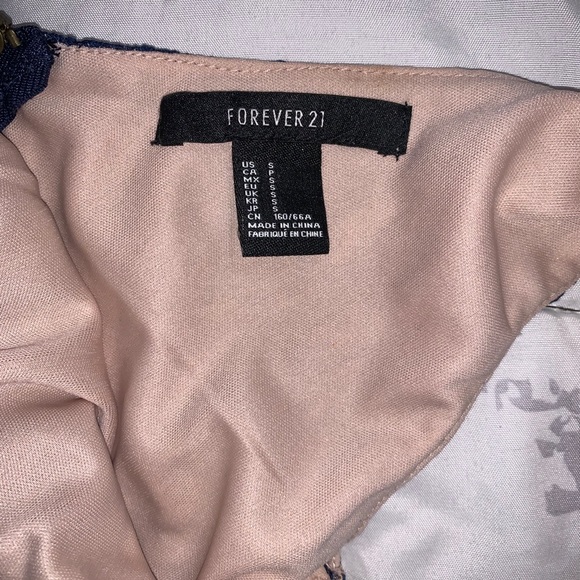 Floral dress - Picture 4 of 4